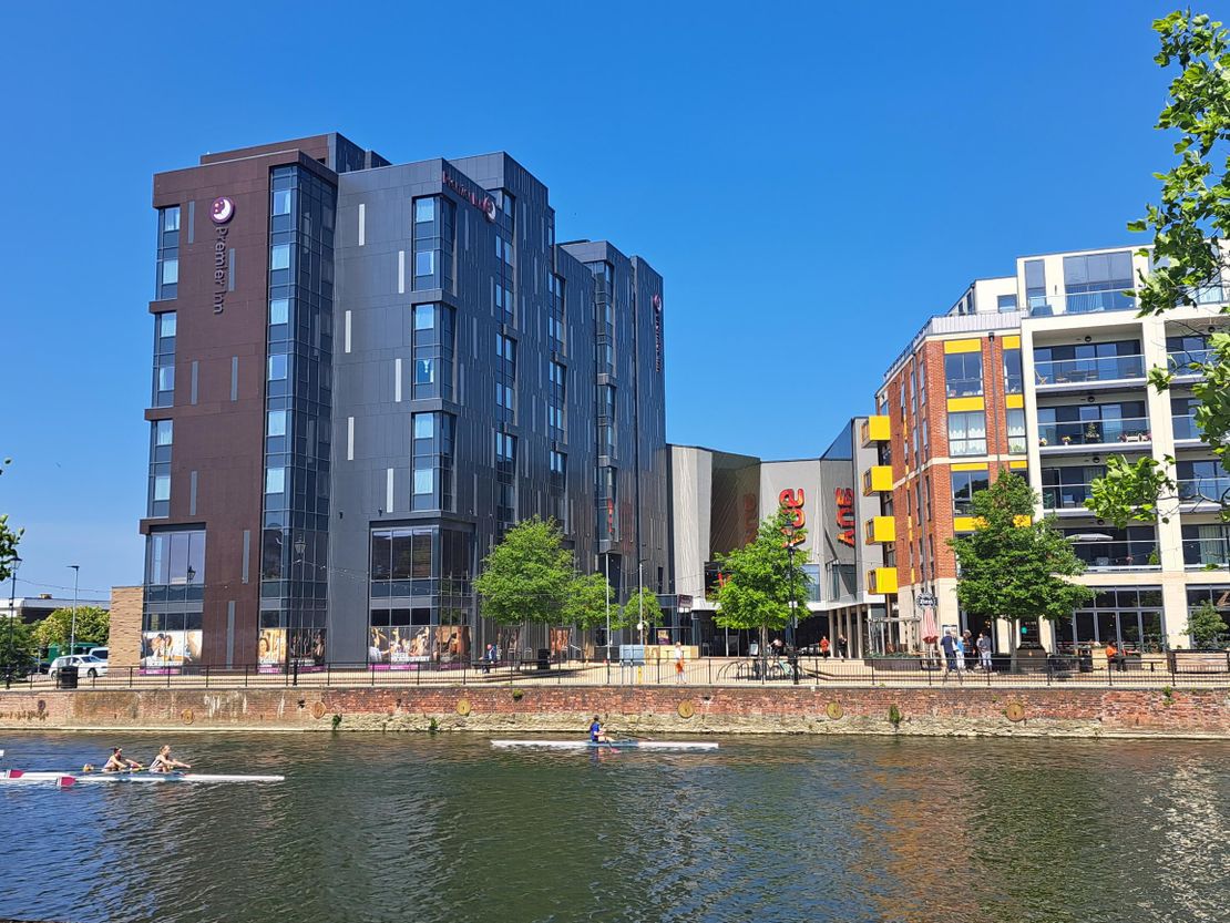 Unit 4B2, Riverside North, Horne Lane, Bedford, Bedfordshire, MK40 1AS