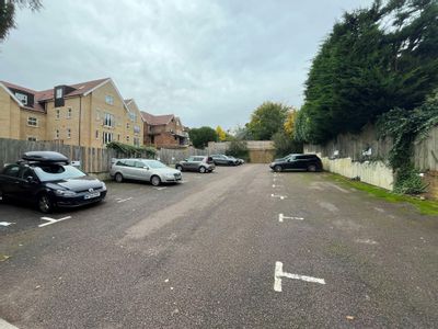 Property Image for 3 Kinsbourne Court, 96/100 Luton Road, Harpenden, AL5 3BL