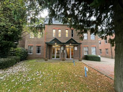 Property Image for 3 Kinsbourne Court, 96/100 Luton Road, Harpenden, AL5 3BL