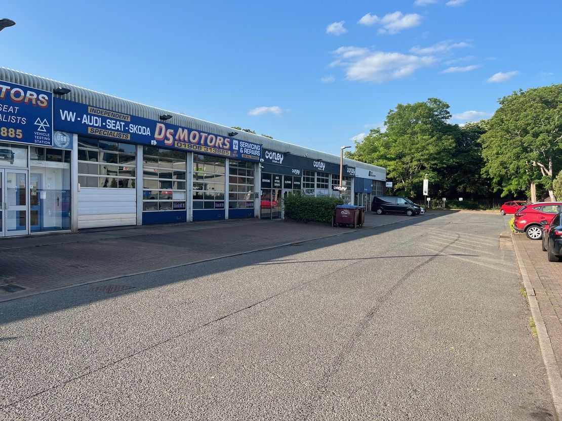 Unit 3, Stacey Bushes Trading Centre, Erica Road, Stacey Bushes, Milton Keynes, MK12 6HS
