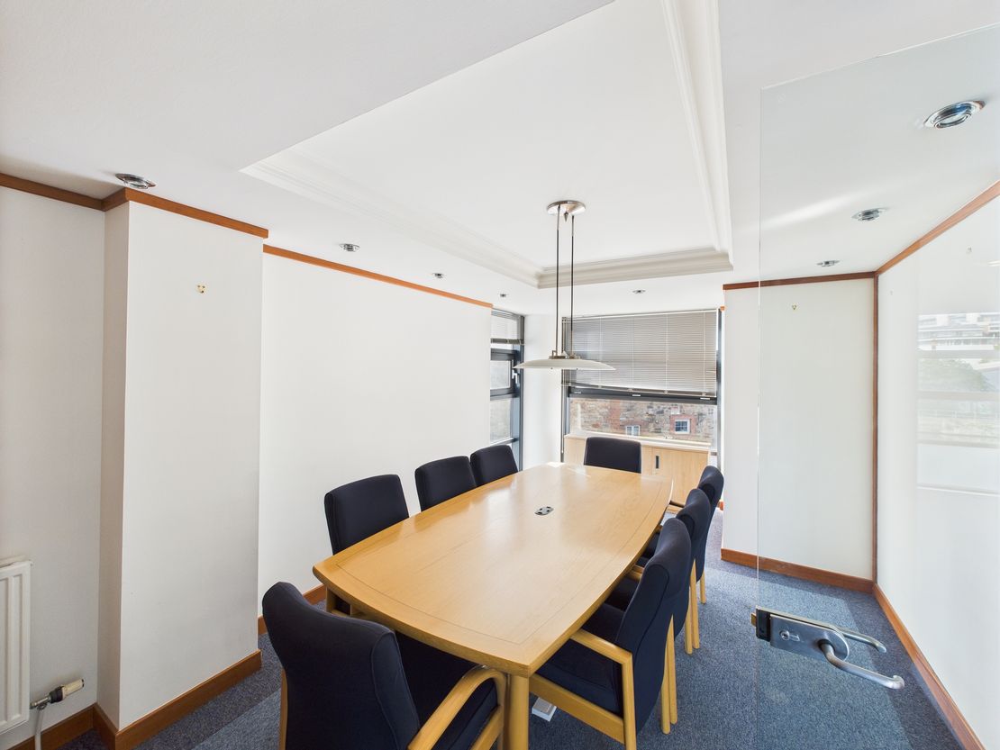 81 Shore, Edinburgh, EH6 6RG