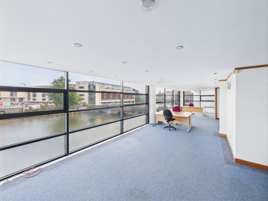 81 Shore, Edinburgh, EH6 6RG