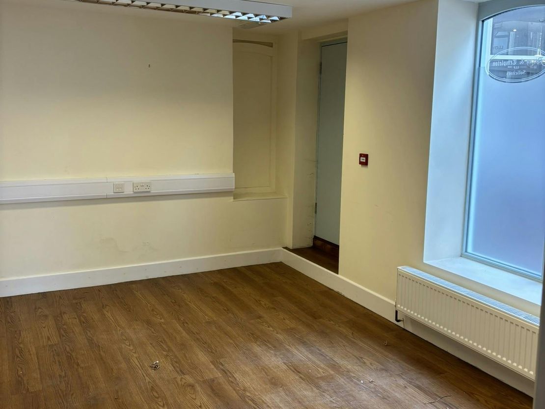 28 High Street, Ringwood, BH24 1AF