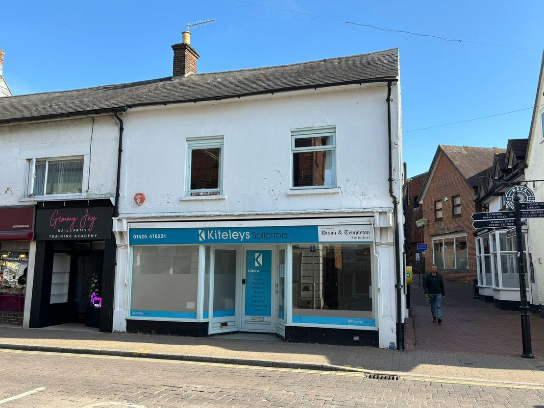 28 High Street, Ringwood, BH24 1AF