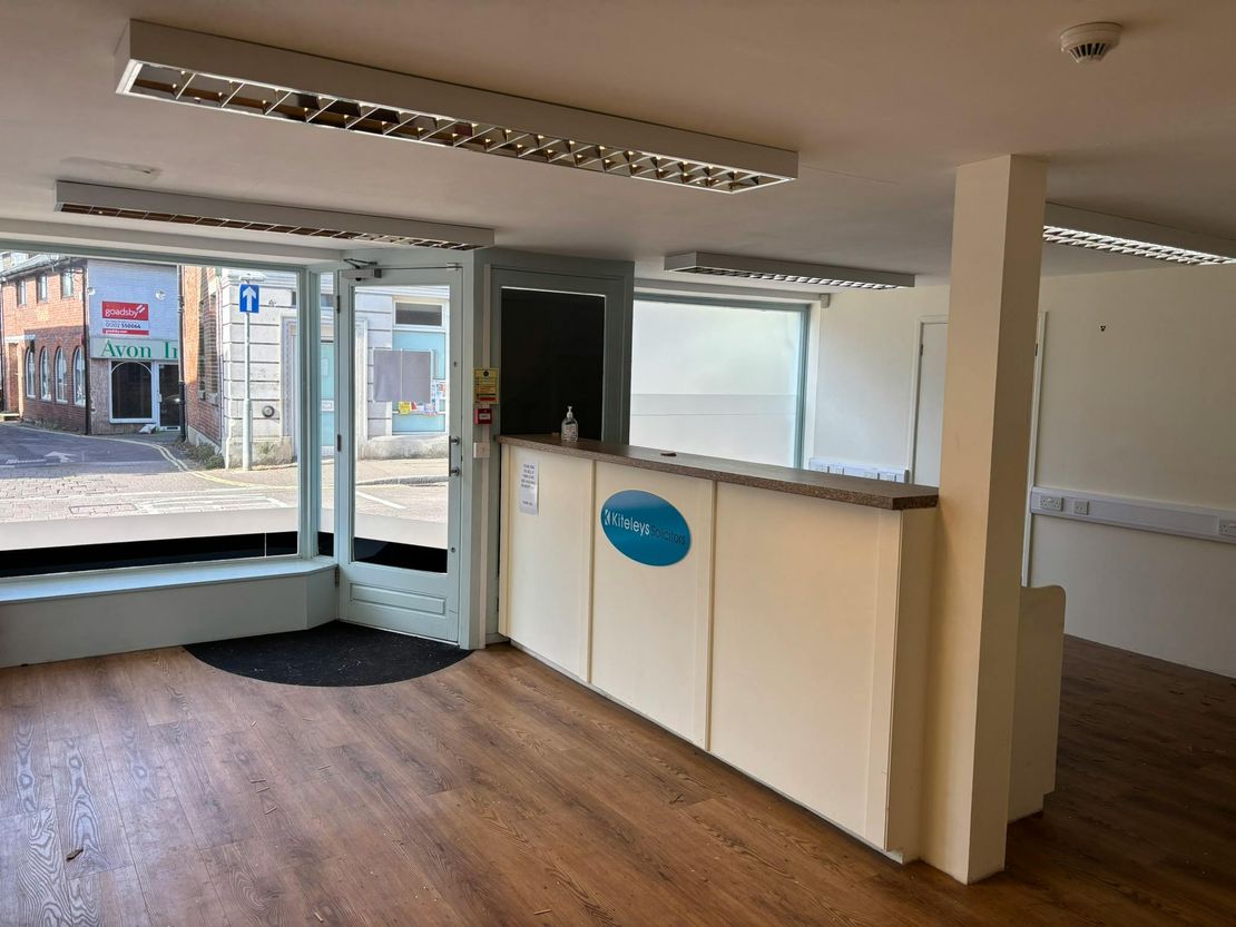 28 High Street, Ringwood, BH24 1AF
