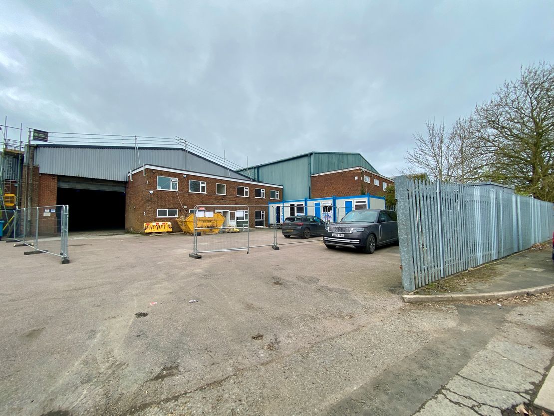 Unit 4, Frenchs Avenue, Dunstable, Bedfordshire, LU6 1BH