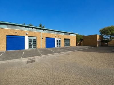 Property Image for Unit 9-11 Apex Business Centre, Boscombe Road, Dunstable, Bedfordshire, LU5 4SB