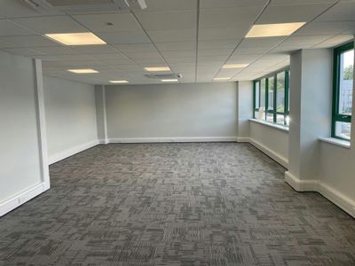 Property Image for Unit 11 North Orbital Commercial Park, St. Albans, AL1 1XB