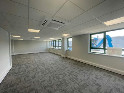 Property Image for Unit 11 North Orbital Commercial Park, St. Albans, AL1 1XB