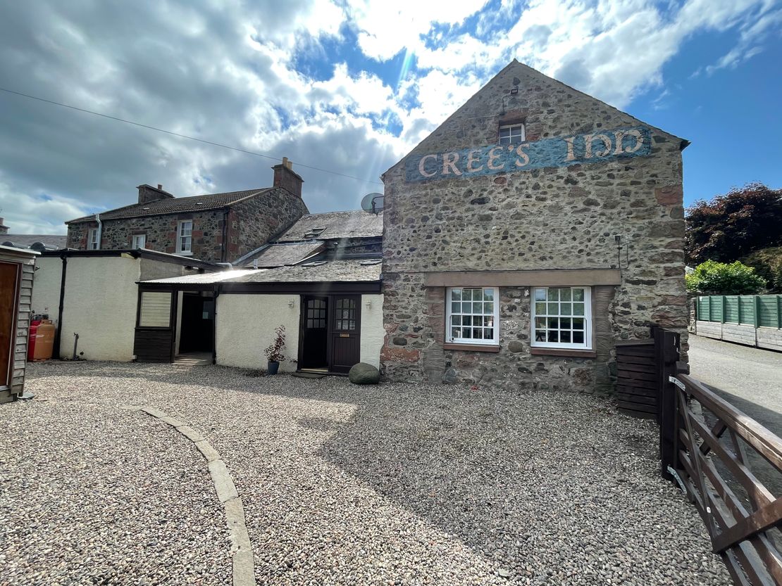The Crees Inn, Main Street, Abernethy, Perth, PH2 9LA