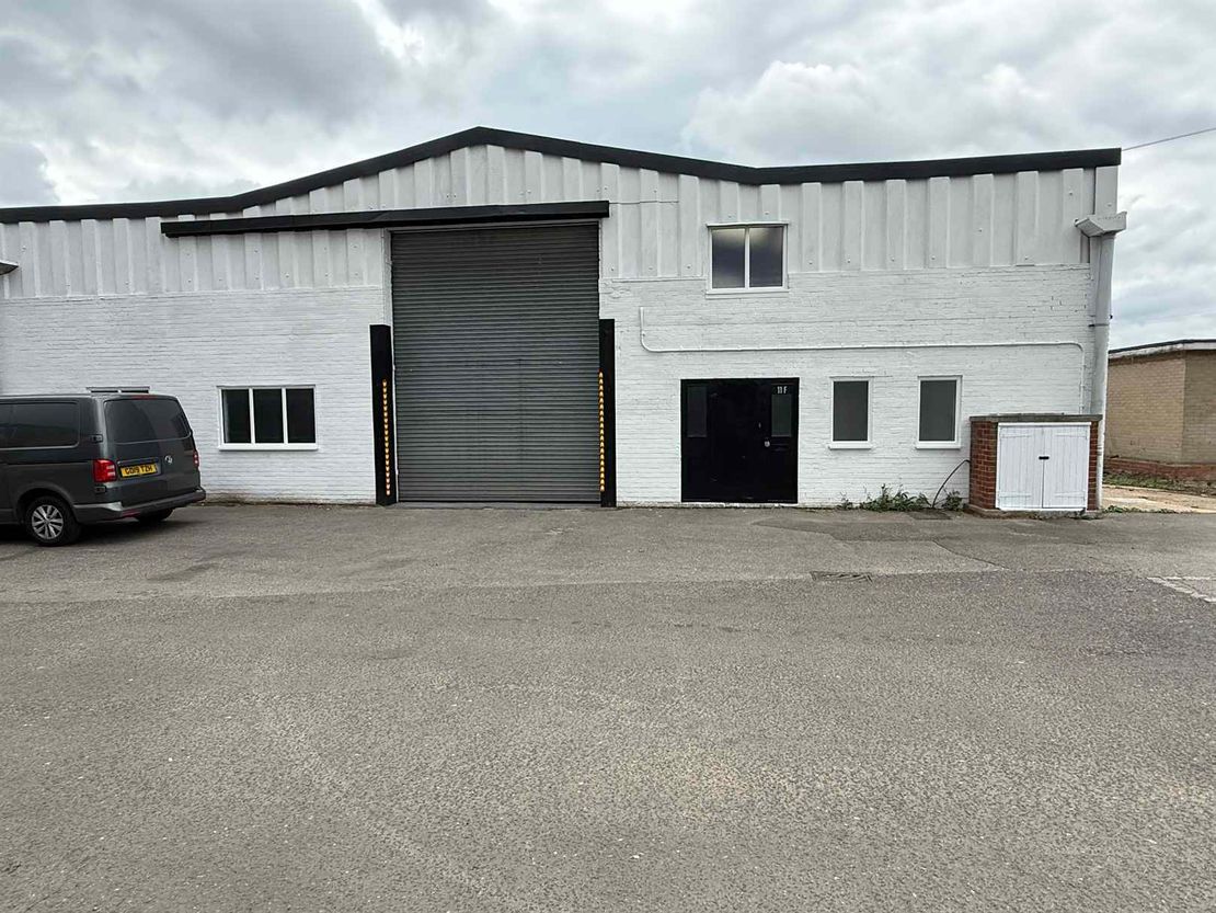 11F Hoo Industrial Estate, Vicarage Lane, Hoo, Rochester, Kent, ME3 9LB
