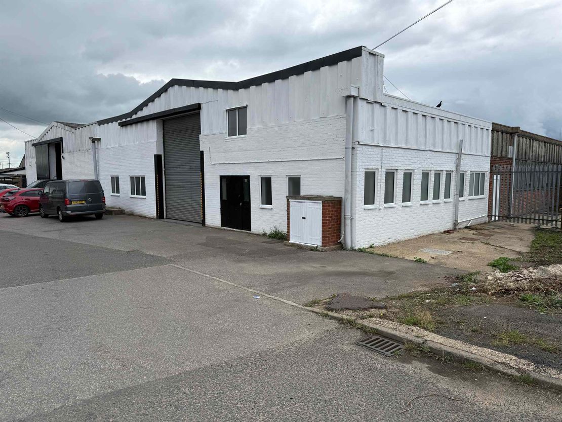 11F Hoo Industrial Estate, Vicarage Lane, Hoo, Rochester, Kent, ME3 9LB