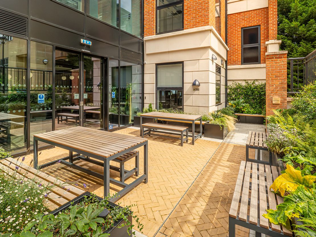 Silbury House, Office 2, Central Milton Keynes, Milton Keynes, MK9 2AZ