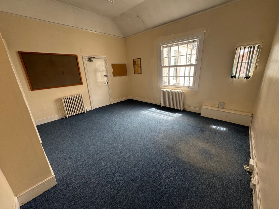 Room 3, 5 Grove Place, Bedford, Bedfordshire, MK40 3JJ