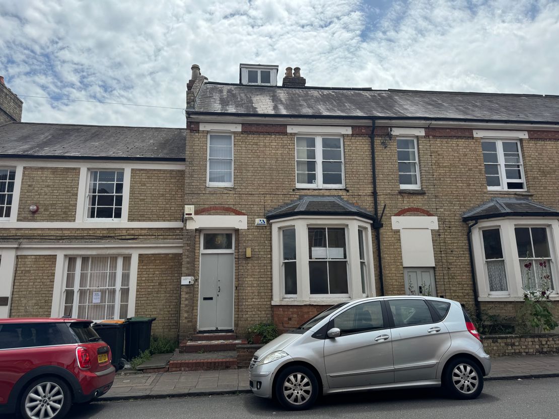 Room 3, 5 Grove Place, Bedford, Bedfordshire, MK40 3JJ