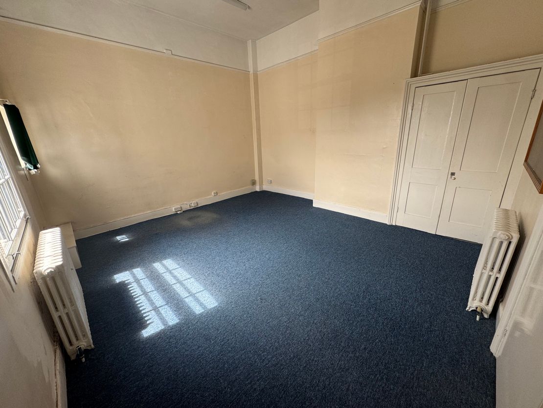Room 3, 5 Grove Place, Bedford, Bedfordshire, MK40 3JJ