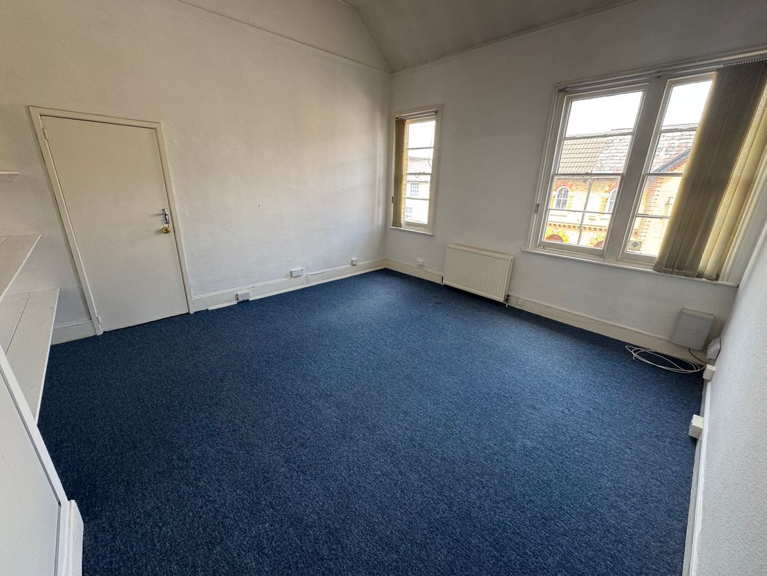 Room 4, 5 Grove Place, Bedford, Bedfordshire, MK40 3JJ