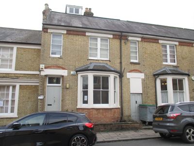 Property Image for Room 4, 5 Grove Place, Bedford, Bedfordshire, MK40 3JJ