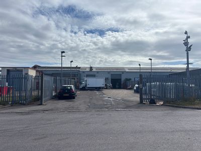 Property Image for Sundon Industrial Estate, Unit 25, Dencora Way, Luton, Bedfordshire, LU3 3HP