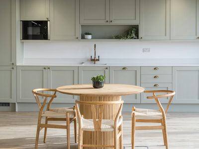 Property Image for Grid Seven, 1 Sterling Way, Kings Cross, Islington, N7 9BG