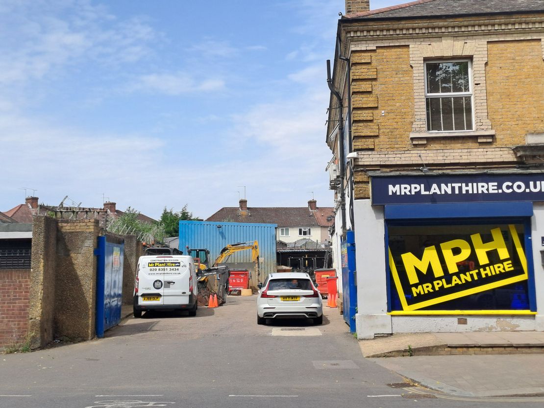 120 Hertford Road, Enfield, Greater London, EN3 5AX