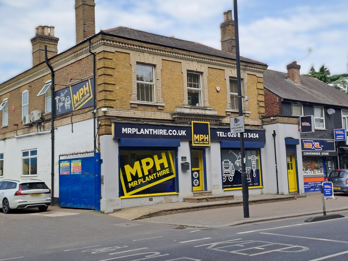 120 Hertford Road, Enfield, Greater London, EN3 5AX