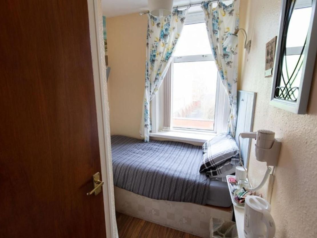 27 Charnley Road, Blackpool, FY1