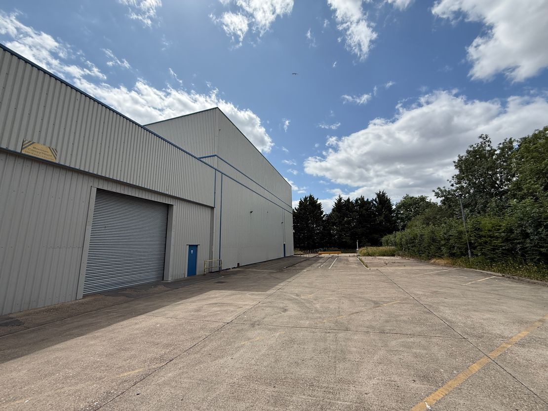 MK50, Bramley Road, Bletchley, Milton Keynes, Buckinghamshire, MK1 1PT