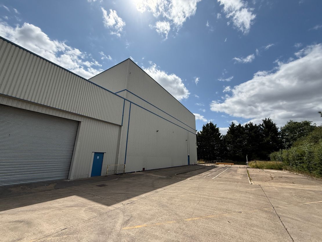 MK50, Bramley Road, Bletchley, Milton Keynes, Buckinghamshire, MK1 1PT