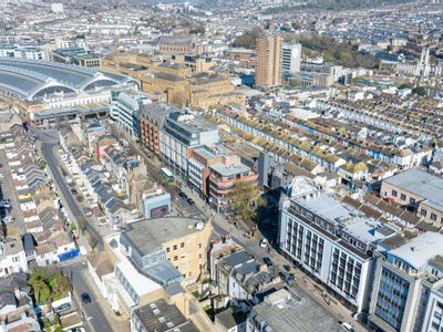 Property Image for 93-94 Queens Road, Brighton, BN1 3XE