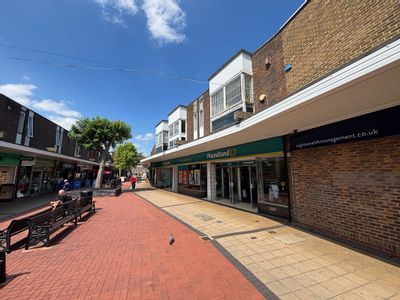 Property Image for 39 Commercial Road, Totton, Hampshire, SO40 3BX