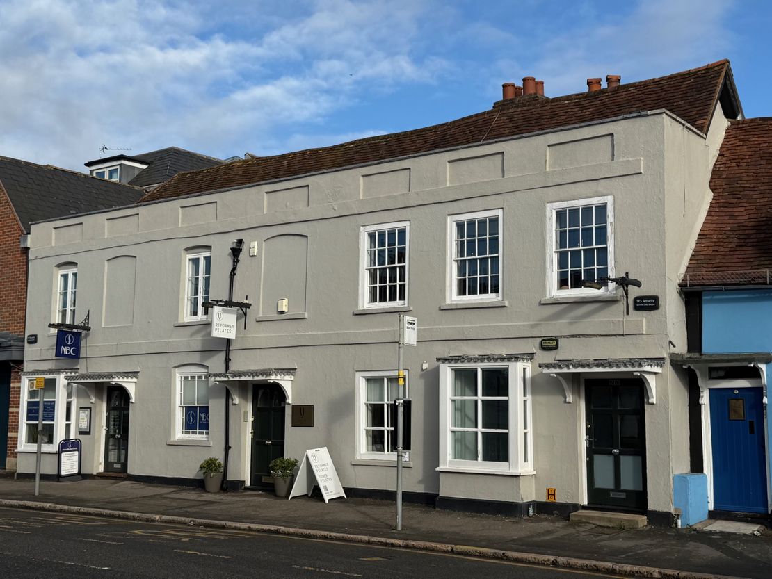 20 Aylesbury End, Beaconsfield, Buckinghamshire, HP9 1LW