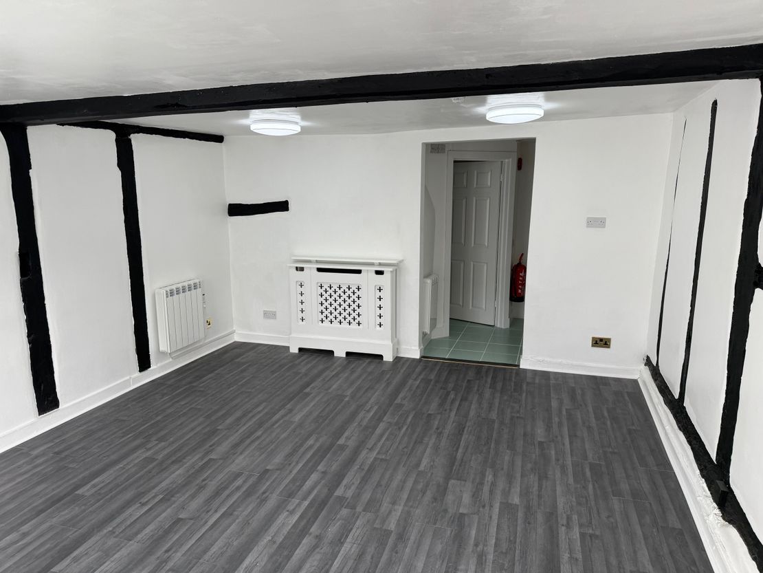 20 Aylesbury End, Beaconsfield, Buckinghamshire, HP9 1LW