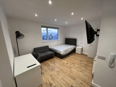 Property Image for 8 South Parade, Whitley Bay, North East, NE26 2RG