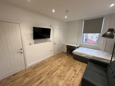 Property Image for 8 South Parade, Whitley Bay, North East, NE26 2RG