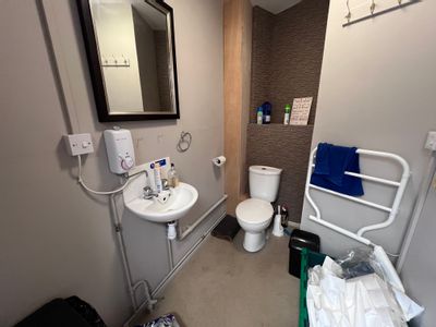 Property Image for 2 Bridge Street, Fordingbridge, Hampshire, SP6 1AH