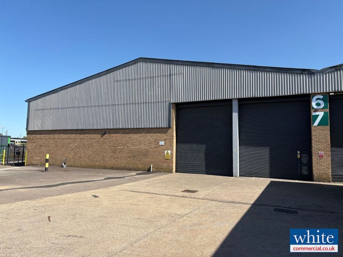 6 Riverside, Tramway Industrial Estate, Banbury, OX16 5TU