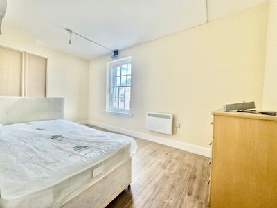 Property Image for 2-4 Park Street, Luton, Bedfordshire, LU1 3EP