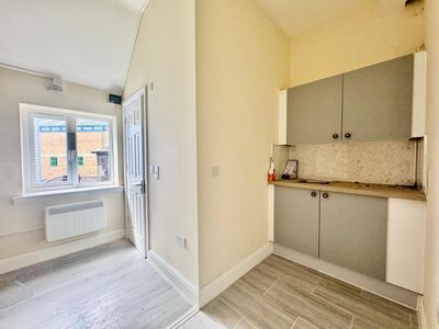 Property Image for 2-4 Park Street, Luton, Bedfordshire, LU1 3EP