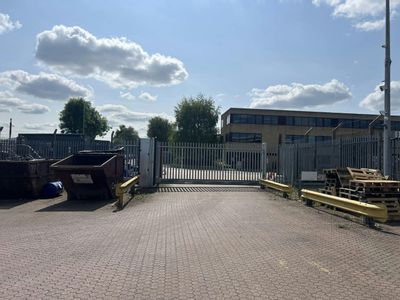 Property Image for 80 Camford Way, Luton, LU3 3AN