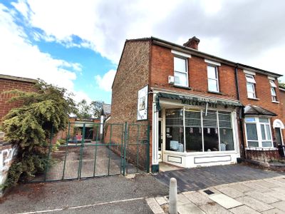Property Image for 53 Roff Avenue, Bedford, Bedfordshire, MK41 7TJ