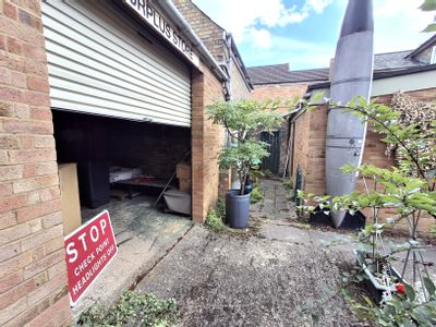 Property Image for 53 Roff Avenue, Bedford, Bedfordshire, MK41 7TJ