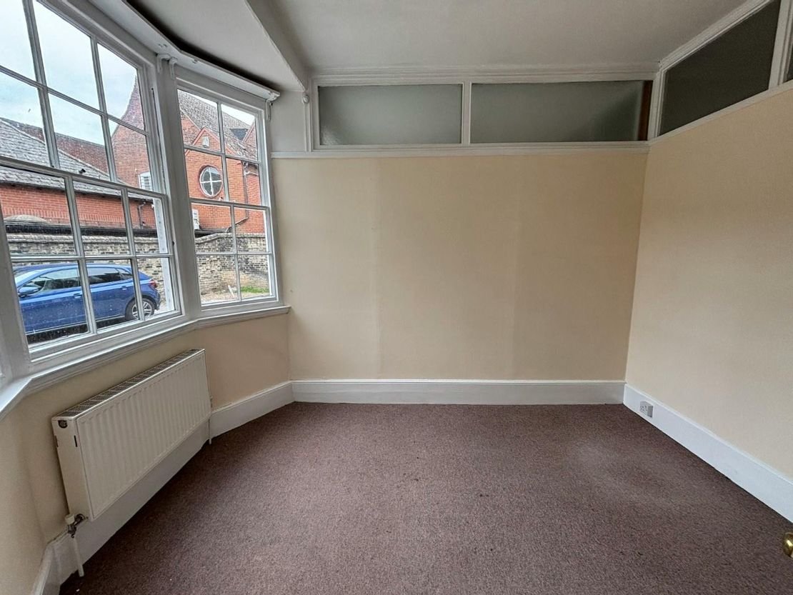 90 High Street, Newmarket, CB8 8FE