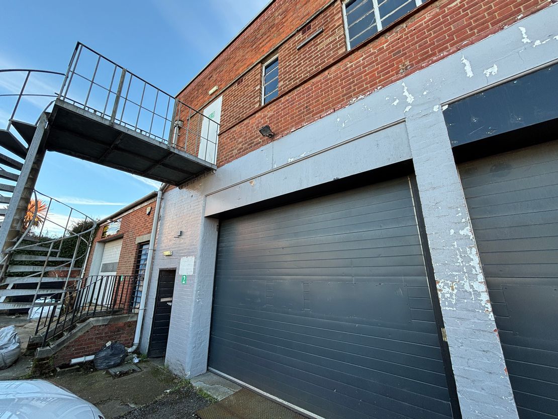 2 Stanton Buildings, Stanton Road, Shirley, Southampton, Hampshire, SO15 4HU