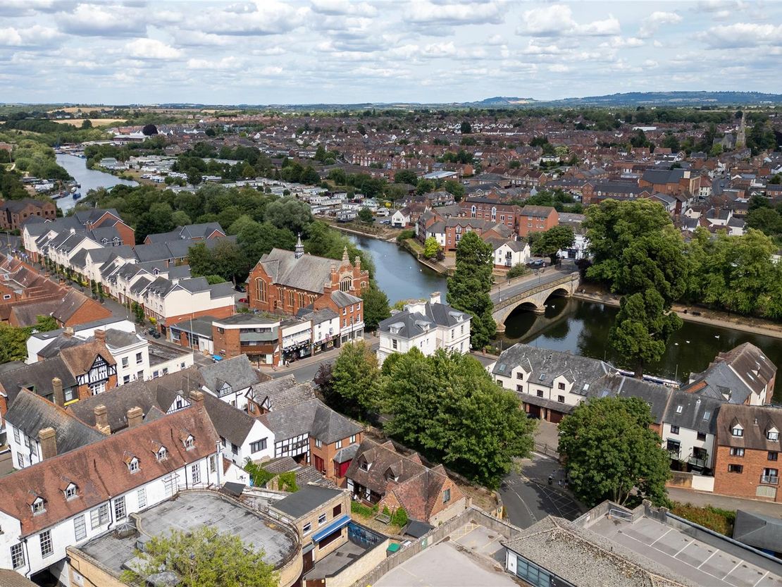 6 & 14, Bridge Court, 64 Bridge Street, Evesham
