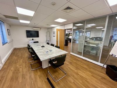 Property Image for 5 The Courtyard 6 London Road, Newbury, West Berkshire, RG14 1AX