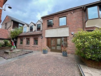 Property Image for 5 The Courtyard 6 London Road, Newbury, West Berkshire, RG14 1AX