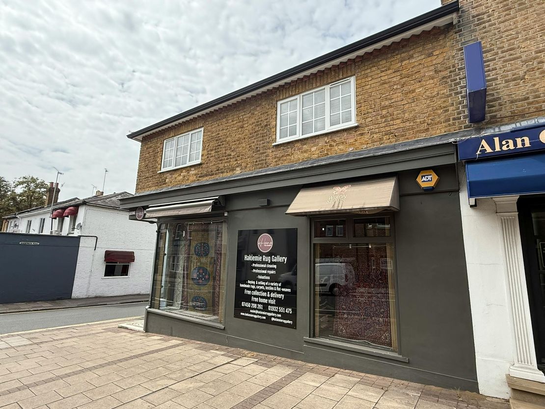130 Oatlands Drive, Weybridge, KT13 9HL