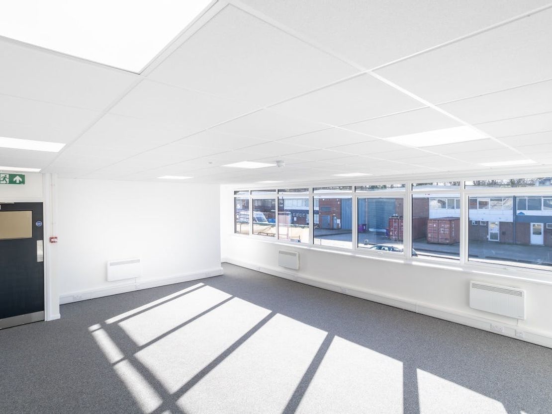 Unit 5 Eldon Way, Biggleswade, SG18 8NH