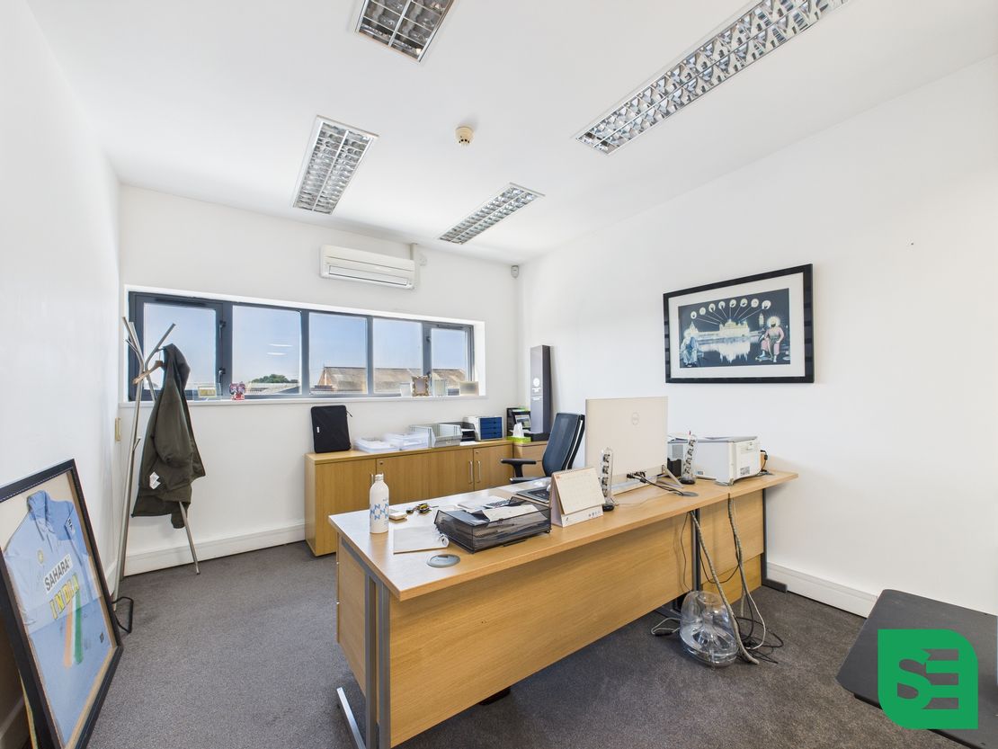 320 Selbourne Road, Luton, Bedfordshire, LU4 8NU